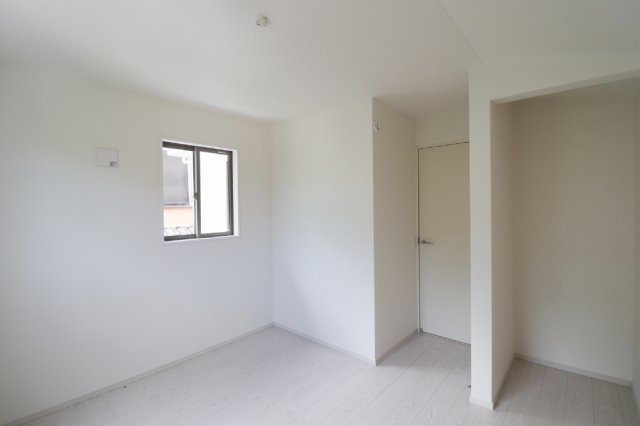 醍醐大高町２区画　２号棟の洋室