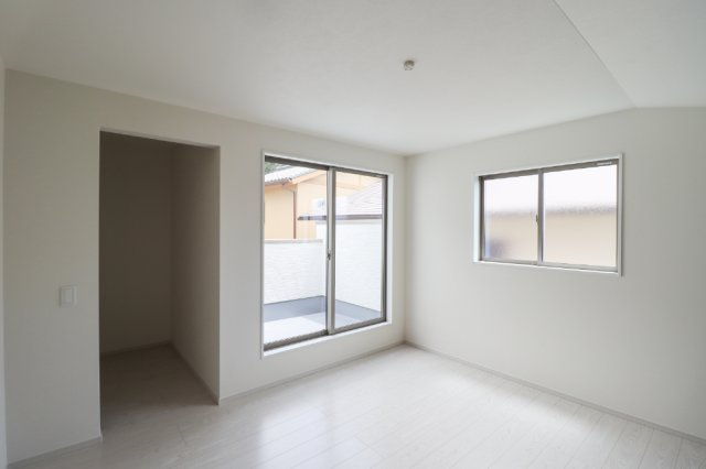 醍醐大高町２区画　２号棟の洋室