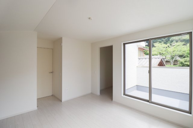 醍醐大高町２区画　２号棟の洋室