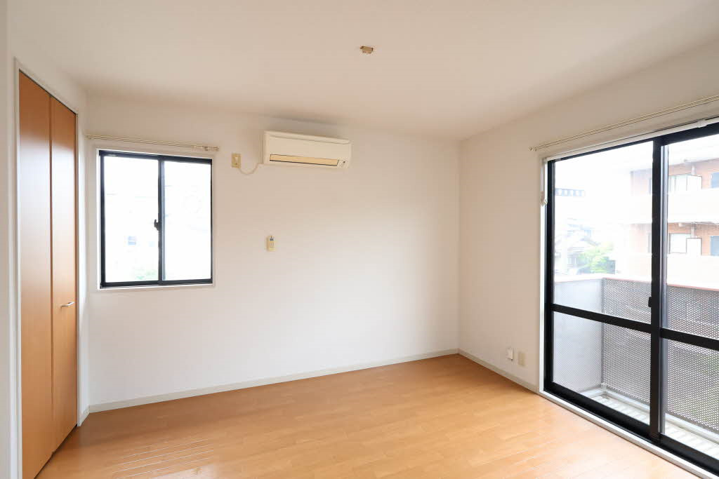 クレール瀬戸見A棟の居間・リビング