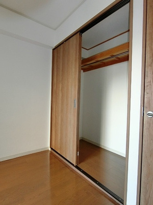 【収納】 | ドムール江古田 | クローゼット（洋室５畳）※2017年12月撮影