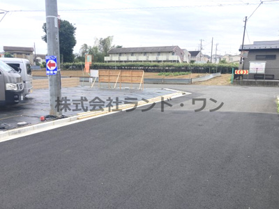 【前面道路含む現地写真】 | 所沢市上新井2丁目　全7区画　3区画
