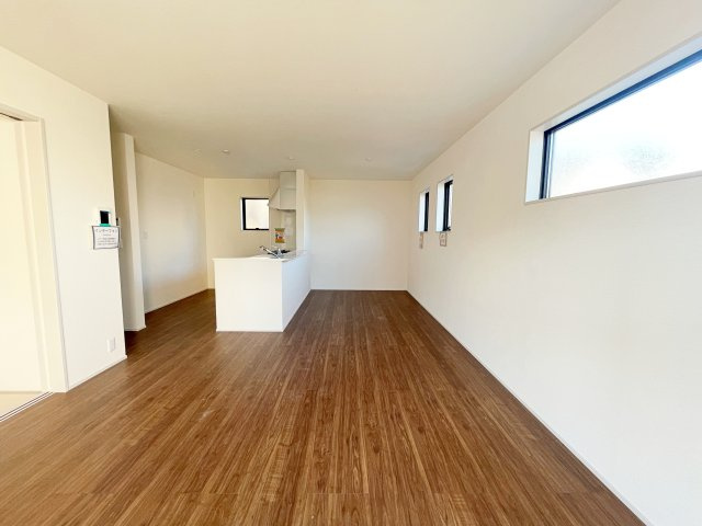 新築戸建・建売　小名浜燈籠原第1　Livele Garden　全10棟の居間・リビング