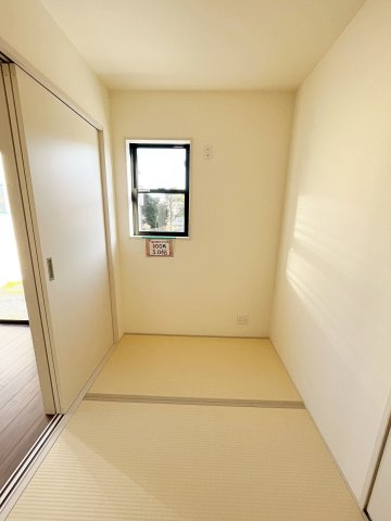 新築戸建・建売　小名浜燈籠原第1　Livele Garden　全10棟の和室|畳のやさしい肌触りと落ち着いた雰囲気が、毎日の暮らしに安らぎと心地よさを与える和室です！