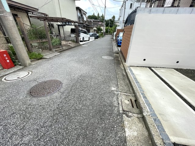 船橋市松が丘４丁目４期の前面道路含む現地写真