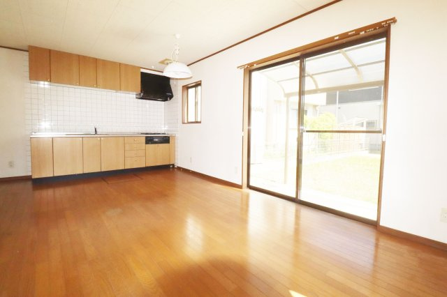 【中古】郡山市台新２丁目　　　　開成小学校、郡山第１中学校の居間・リビング