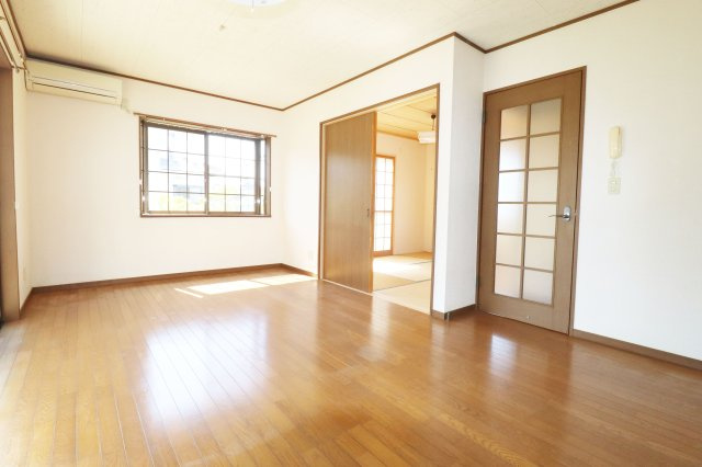 【中古】郡山市台新２丁目　　　　開成小学校、郡山第１中学校の居間・リビング