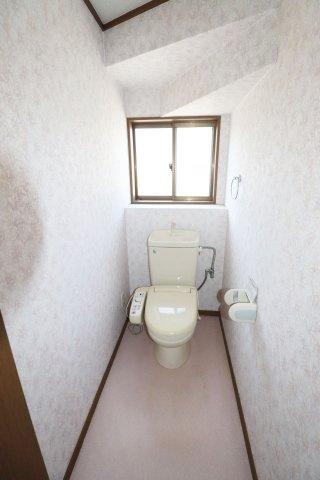 【中古】郡山市台新２丁目　　　　開成小学校、郡山第１中学校のトイレ