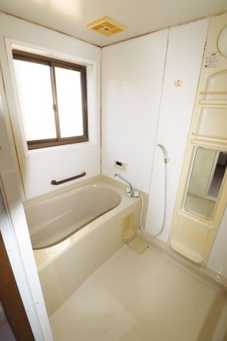 【中古】郡山市台新２丁目　　　　開成小学校、郡山第１中学校の浴室