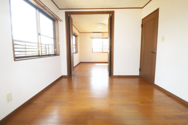 【中古】郡山市台新２丁目　　　　開成小学校、郡山第１中学校の洋室