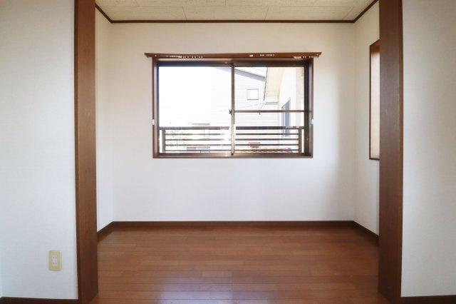 【中古】郡山市台新２丁目　　　　開成小学校、郡山第１中学校の洋室