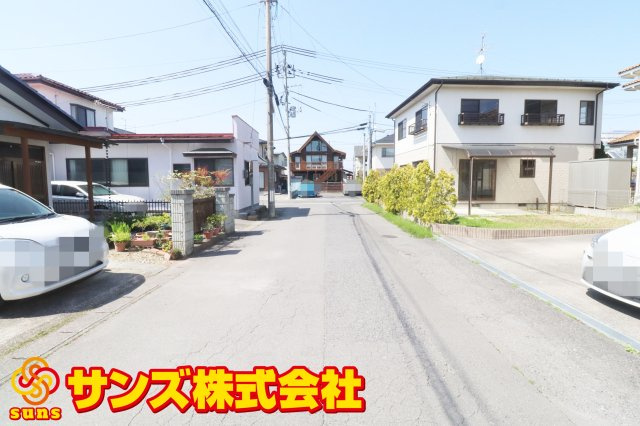 【中古】郡山市台新２丁目　　　　開成小学校、郡山第１中学校の外観|西側前面道路