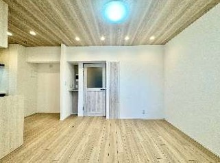 ◆リノベーション済み◆戸塚町 中古マンション 2998万円の居間・リビング