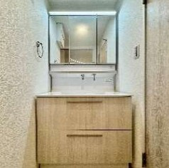 ◆リノベーション済み◆戸塚町 中古マンション 2998万円の独立洗面台