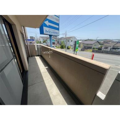 熊本市北区鶴羽田１丁目の賃貸マンションのバルコニー