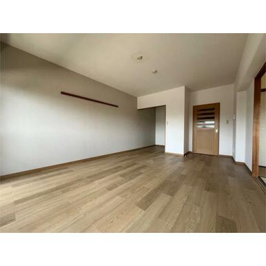 熊本市北区鶴羽田１丁目の賃貸マンションの居間・リビング