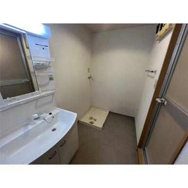 熊本市北区鶴羽田１丁目の賃貸マンションの独立洗面台