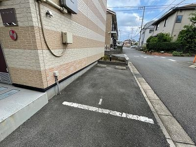 レオパレスヴィラージュの駐車場