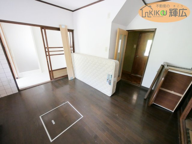 【居間・リビング】 | 姫路市飾磨区富士見ケ丘町　中古戸建