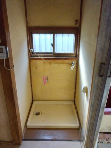 横山町3丁目戸建ての洗面所|洗濯機置き場