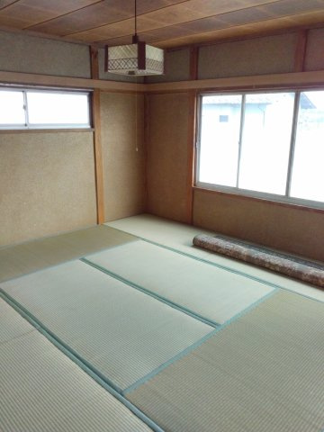 横山町3丁目戸建ての和室|2階8帖和室