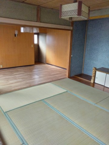 横山町3丁目戸建ての和室|2階8帖和室・6帖洋室