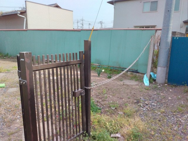 横山町3丁目戸建ての庭|敷地入口