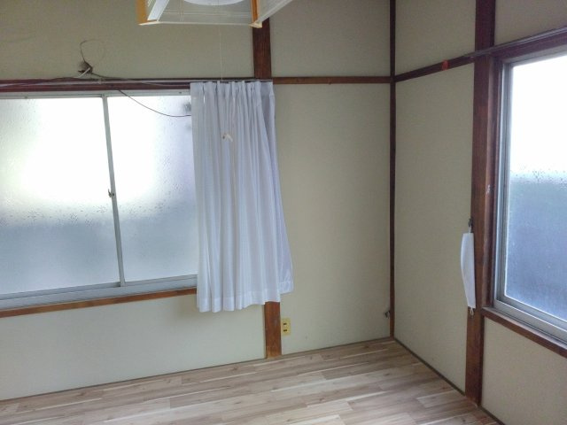 横山町3丁目戸建ての洋室|1階4.5帖洋室