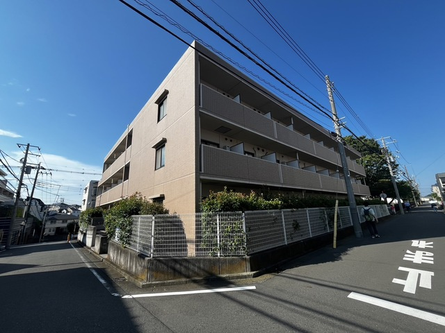 サウスィング上大岡の外観