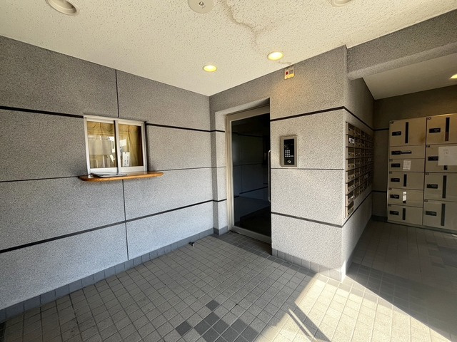 サウスィング上大岡のエントランス