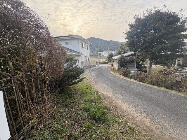 糸島市志摩師吉売地の前面道路含む現地写真