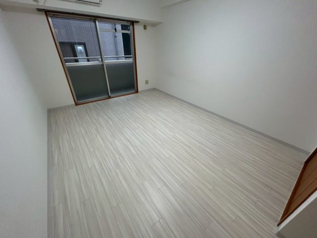 アーデン和泉町の洋室