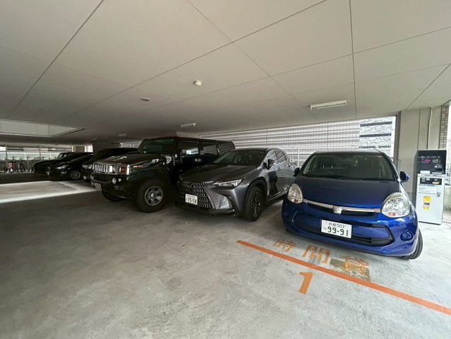 アーデン和泉町の駐車場