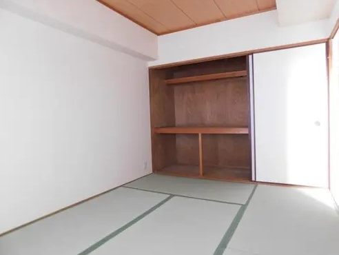 リブレ待兼山の和室