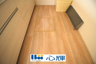 【収納】 | クレイドルガーデン防府市華城中央 第１（１号棟） | キッチン床下収納です。いざというときの非常食や使用頻度の低いものをコンパクトに収納します。