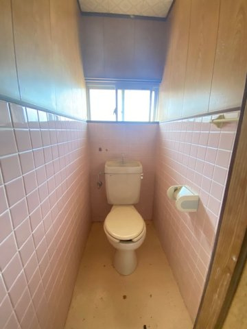 都城市上長飯町の中古一戸建のトイレ