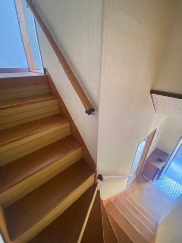 都城市上長飯町の中古一戸建のその他|階段