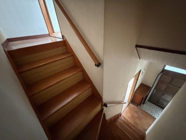 都城市上長飯町の中古一戸建のその他|階段