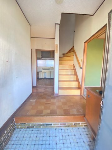 都城市上長飯町の中古一戸建の玄関