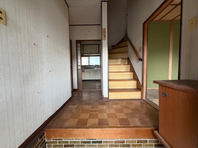 都城市上長飯町の中古一戸建の玄関