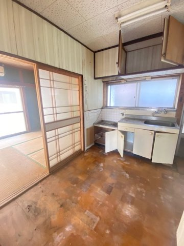 都城市上長飯町の中古一戸建のキッチン