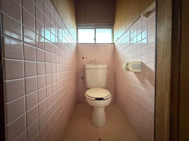 都城市上長飯町の中古一戸建のトイレ