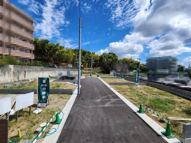 【成約済】京都市西京区大枝沓掛町の外観|前道：幅員約6.0ｍです。