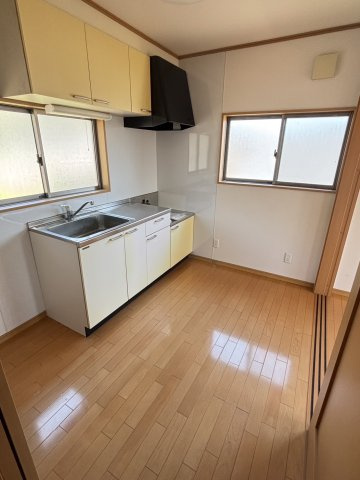 エステートスズキ6のキッチン|現在補修中の為、同物件別室の写真となります