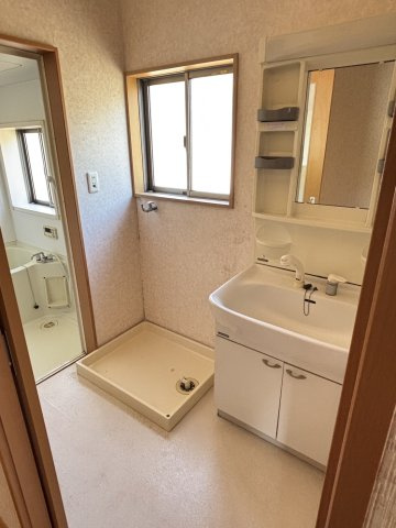 エステートスズキ6の洗面所|現在補修中の為、同物件別室の写真となります