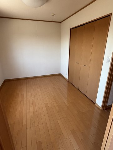 エステートスズキ6の洋室|現在補修中の為、同物件別室の写真となります