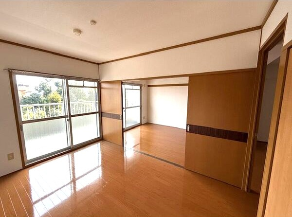 宮地興産ビルの居間・リビング