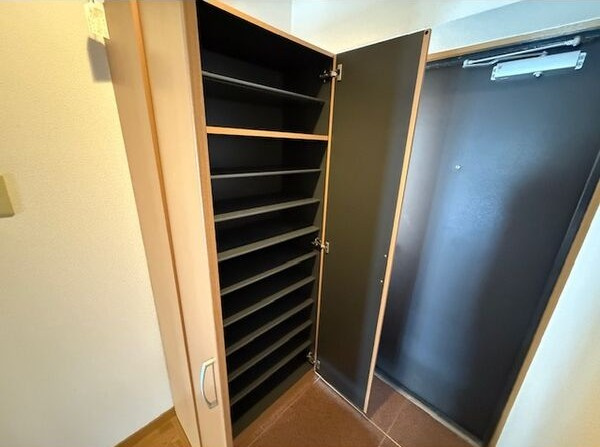 宮地興産ビルの玄関