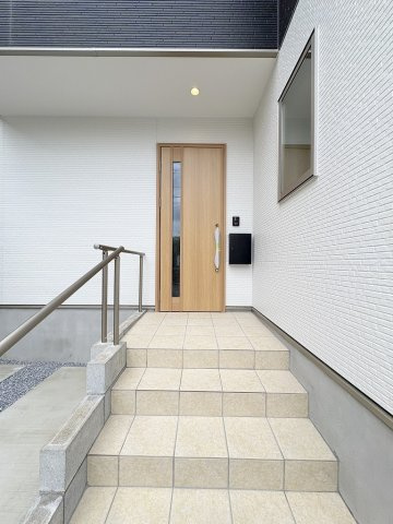 流山市加2丁目　新築戸建　全1棟のエントランス|玄関アプローチ
