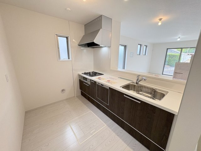 流山市加2丁目　新築戸建　全1棟のキッチン|会話の弾む対面システムキッチン